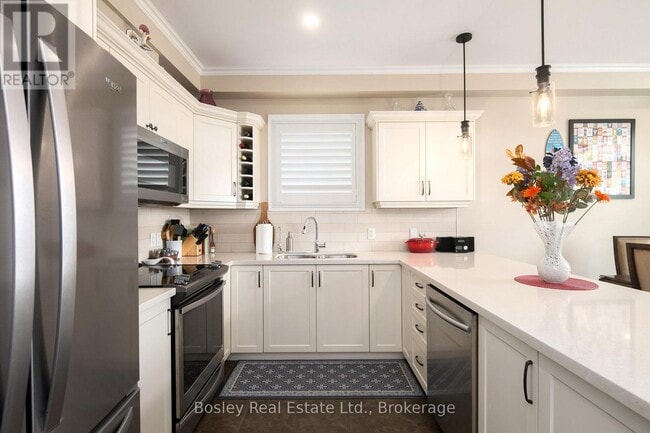 Building Photo - 24-24 Albery Ct