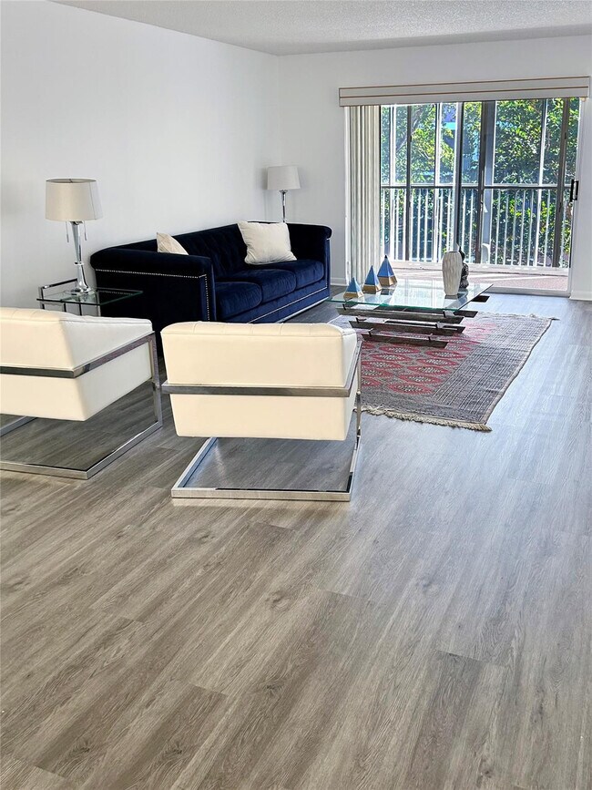 Foto del edificio - 9511 Weldon Cir