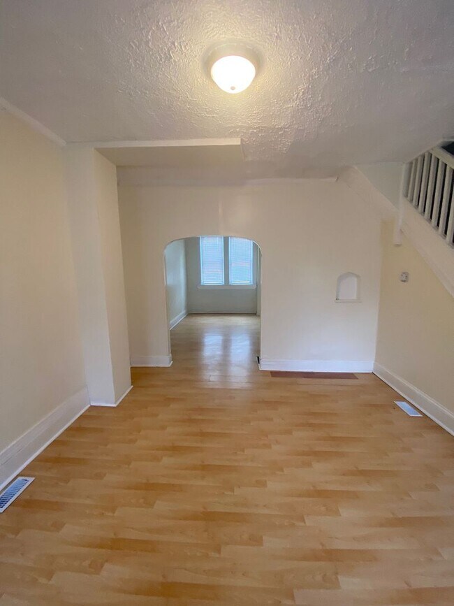 Building Photo - 29 S Morley St