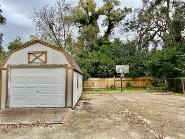 Foto del edificio - Large 3 Bedroom