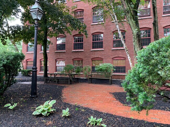 Foto del edificio - 335 Cypress St