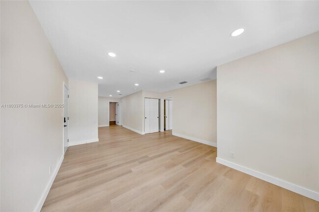 Foto del edificio - 1236 NE 12th Ave