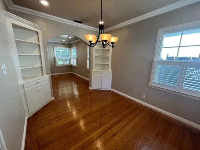 Foto del edificio - Beautiful 2bed 1bath home in East Sac- Min...