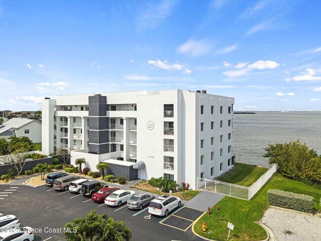 Building Photo - 190 Seminole Ln