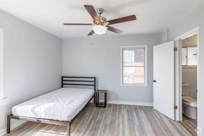 2BR,1BA-868SF - 5735 - 5737 Hobart St, Pittsburgh, PA 15217
