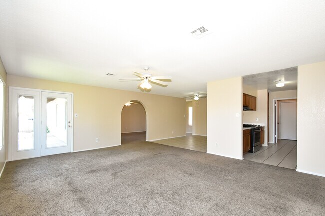 Foto del edificio - 7342 E 24th Ln