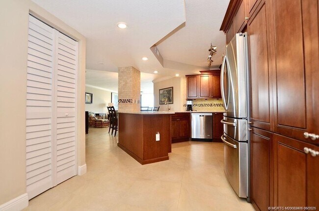 Foto del edificio - 9550 S Ocean Dr