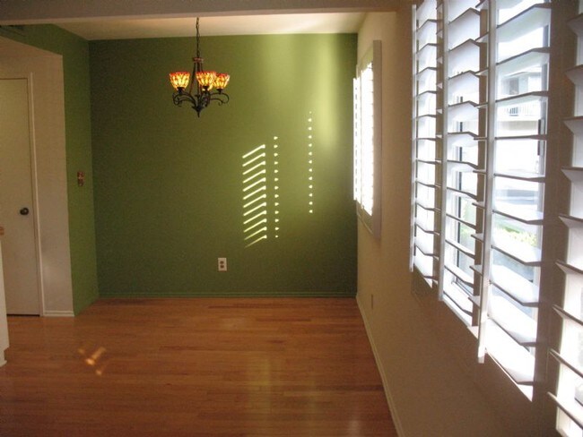 Building Photo - 2 Story Condo - Marina Village