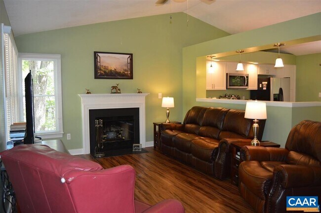 Building Photo - 9 N Bearwood Dr