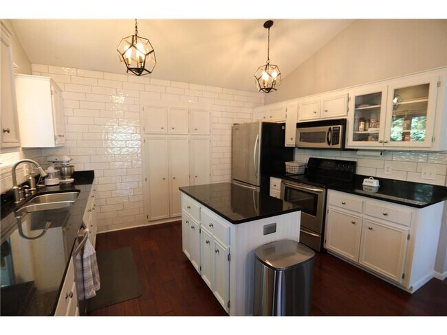 Building Photo - 4208 W 125th St