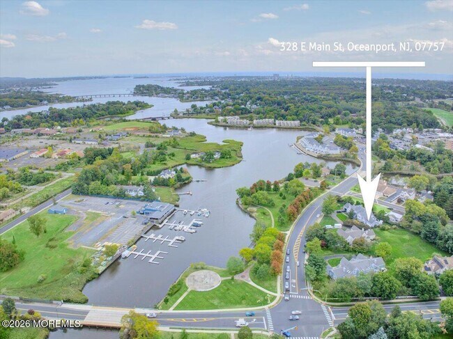 Foto del edificio - 328 E Main St