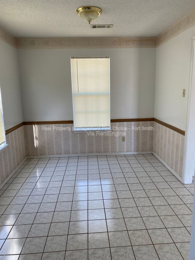 Foto del edificio - 3505 Ridgeway Dr