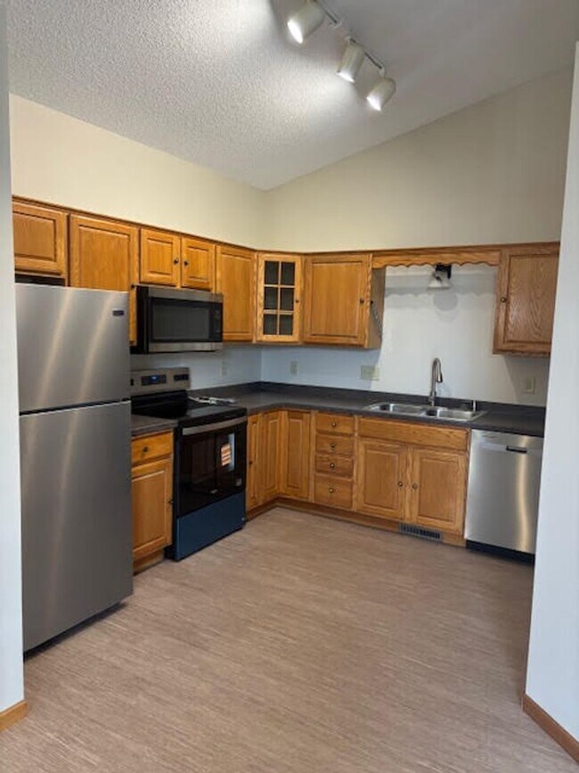 Foto del edificio - 2 Bedroom 2 Bath Townhome in Rogers!