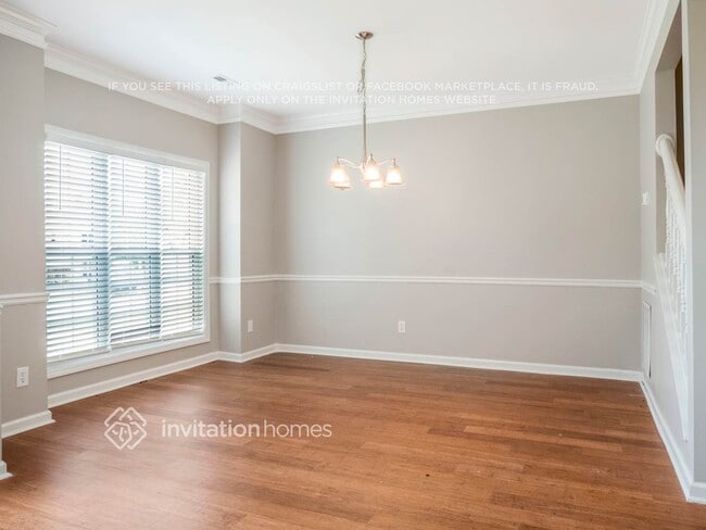 Building Photo - 1119 E Shoreview Rd