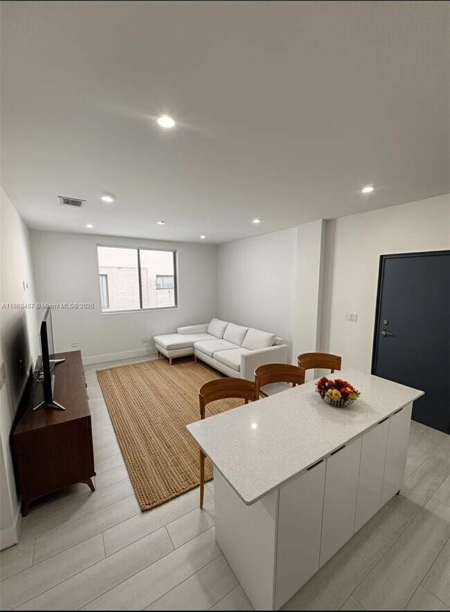 Foto del edificio - 909 E 24th St