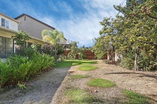 Foto del edificio - Beautiful home in a charming  neighborhood!!! Easy access to shopping and highways!!