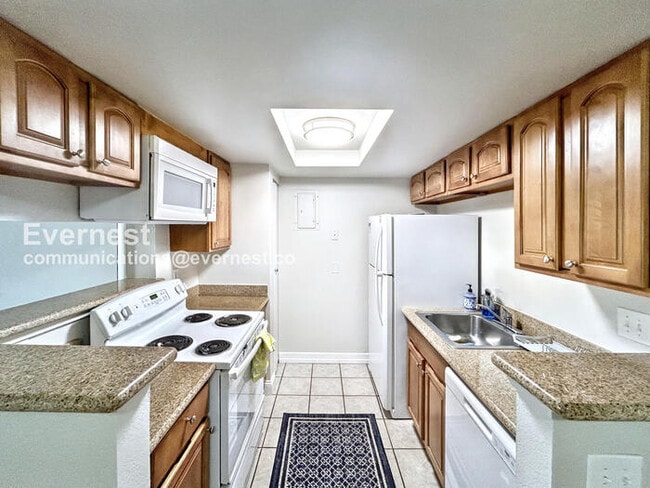 Foto del edificio - 13200 E Jewell Ave