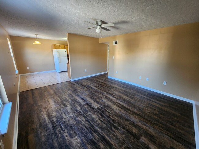 Building Photo - Spacious 2 bedroom 2 full bath first floor apartment for rent!!