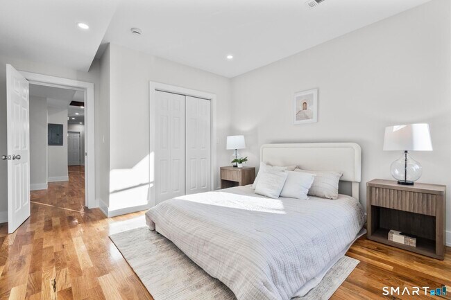 Foto del edificio - 54 Plaza Ave