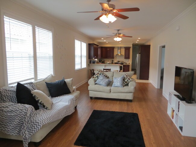 Foto del edificio - 5529 Willow St