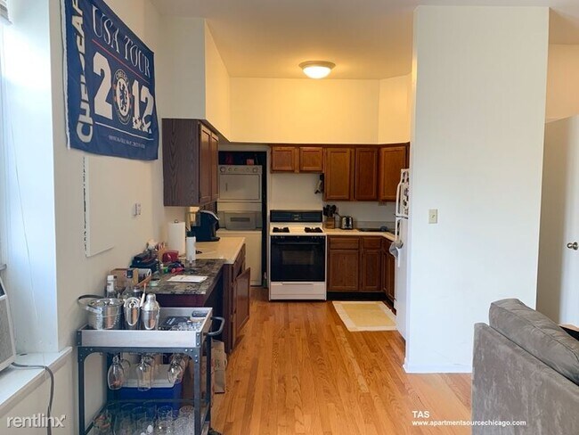 Building Photo - 709 W Wrightwood Ave