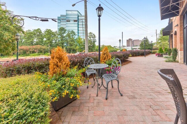Foto del edificio - 901 Abernathy Rd NE