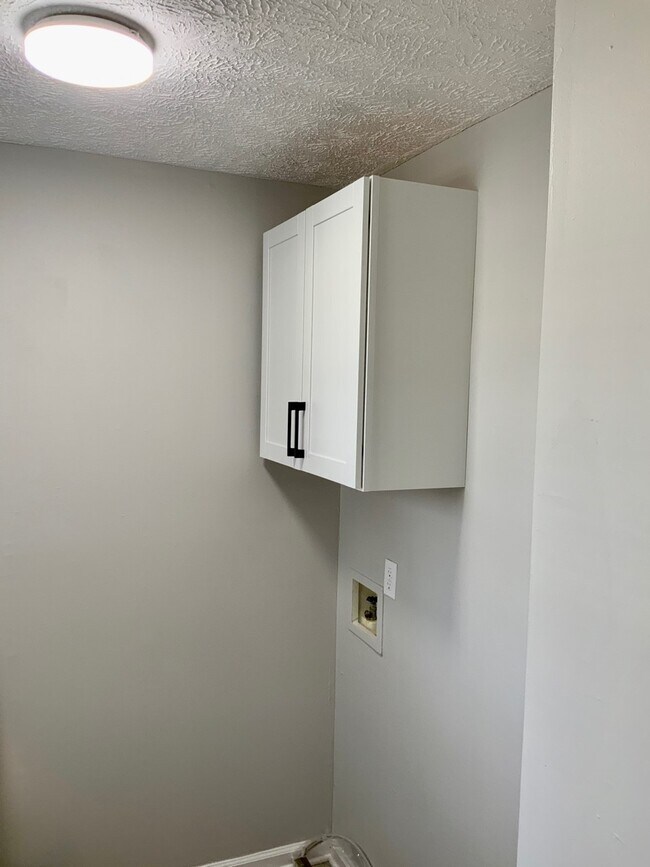 Building Photo - 6371 Ivy St