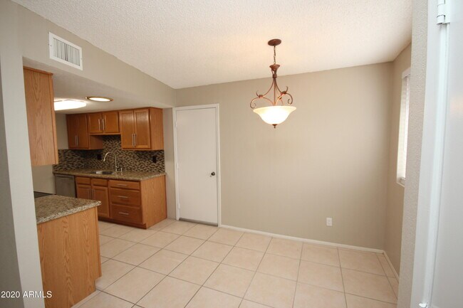 Building Photo - 9682 W Ironwood Dr