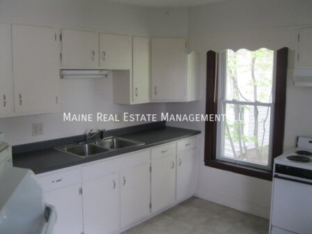 Foto del edificio - 699-701 Main St. Apt