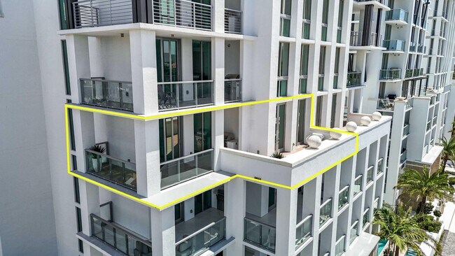 Foto del edificio - 475 E Royal Palm Rd