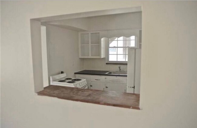 Building Photo - 501 Virginia Ave