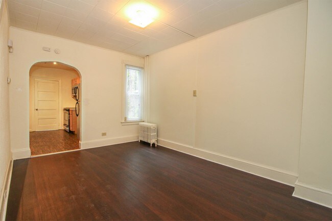 Building Photo - 619 Hillside Ave
