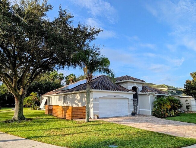 Foto del edificio - 3 Bed 2 bath 2 car garage pool home