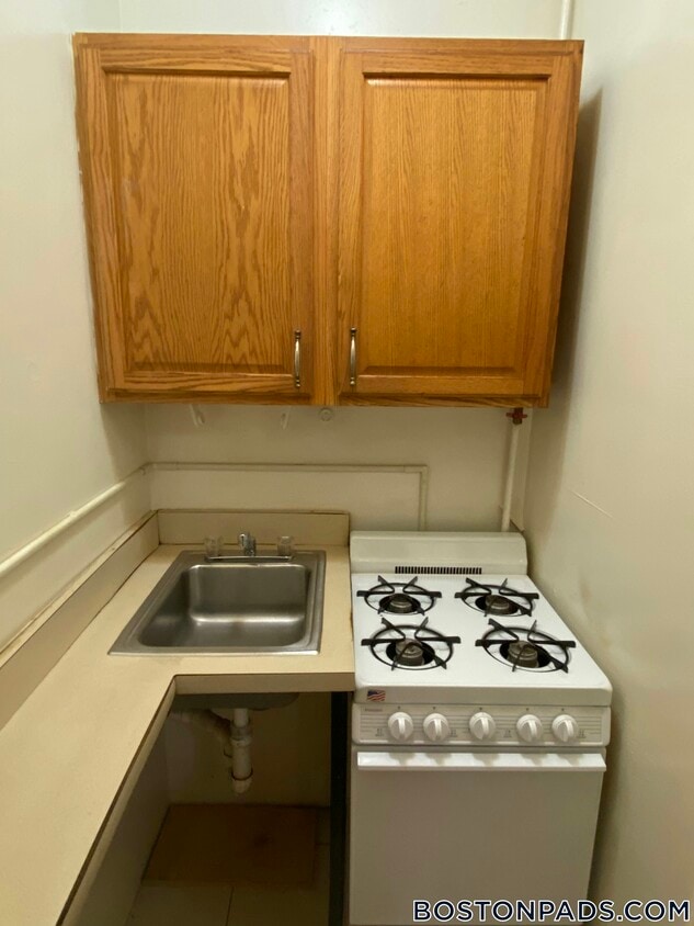 Primary Photo - 46 Westland Ave