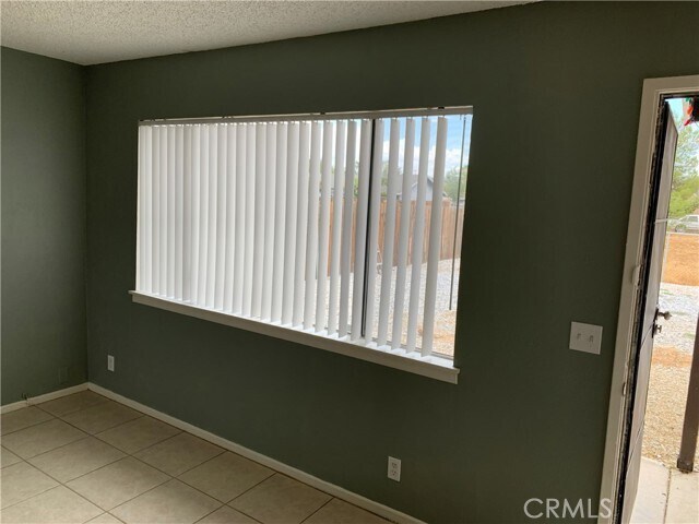 Foto del edificio - 21010 Sitting Bull Rd