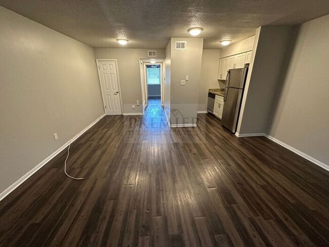 Building Photo - 6055 Barton Ave