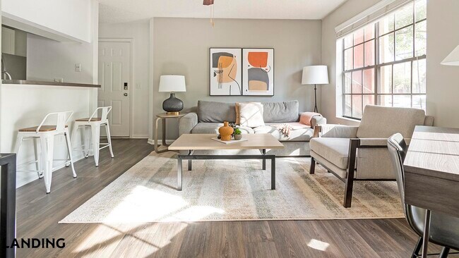 Foto del edificio - 10263 Whispering Forest Dr