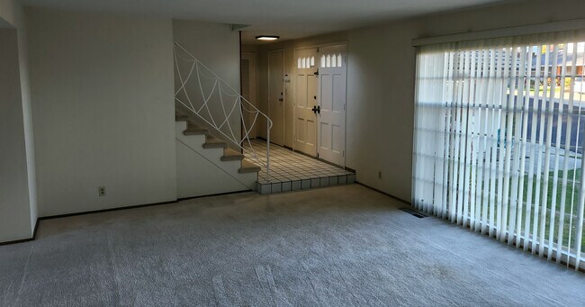 Building Photo - 11389 Betlen Dr