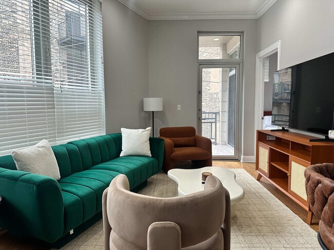 Building Photo - 951 W Huron St