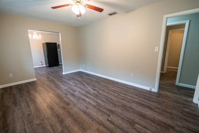 Building Photo - 3516 Toucan Dr