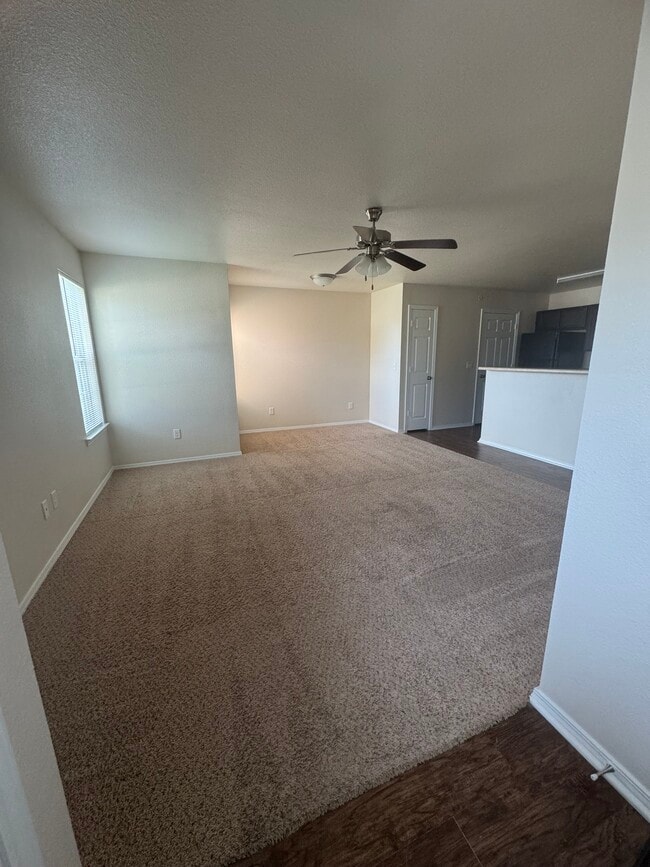 Living room - Jefferson Park Apartments