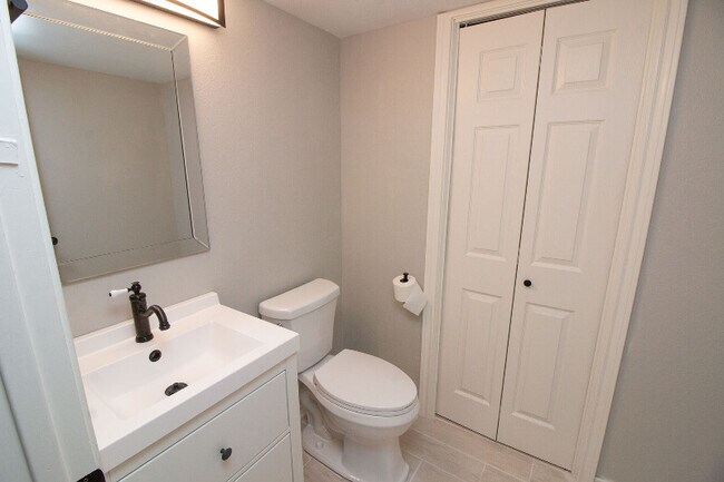 Foto del edificio - Scofield Townhomes