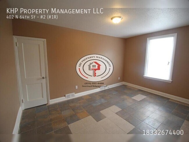 Foto del edificio - ONE MONTH FREE RENT! Spacious 1 bed apartm...