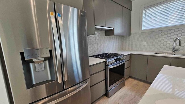 Building Photo - 23785 Dewdney Trunk Rd