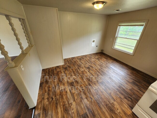 Foto del edificio - 1021 Hillside Dr