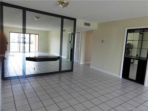 Building Photo - 436 Lakeview Dr