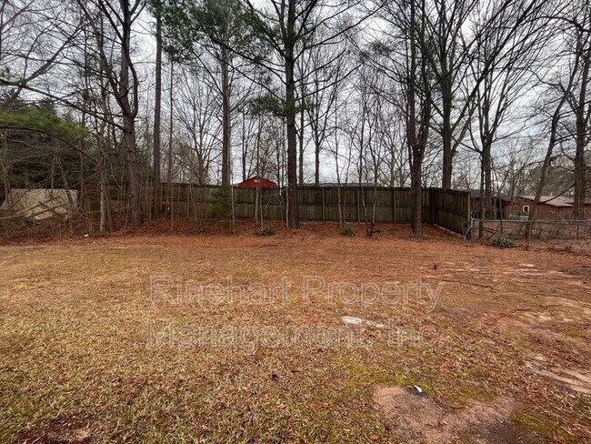 Foto del edificio - 10 Rosewood Ln