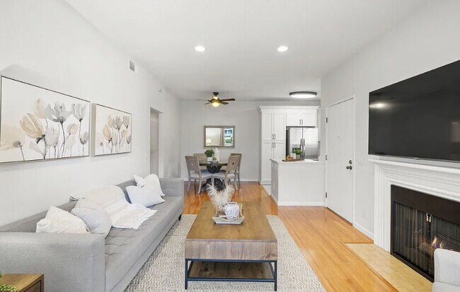 Foto del edificio - Come see this beautiful first-level home t...