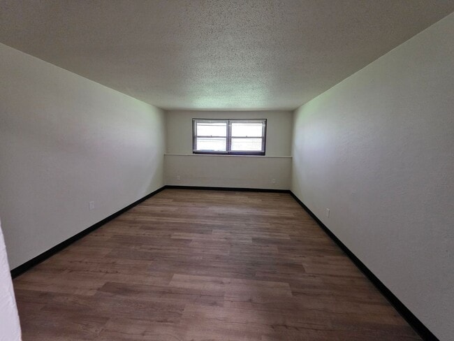 Building Photo - 2096 Imperial Ln