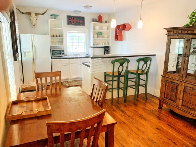 Building Photo - 411 W 11th St